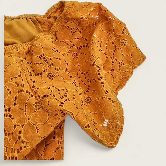 Charlotte Russe Off-Shoulder Lace Top - Size Small - Picture 2 of 6